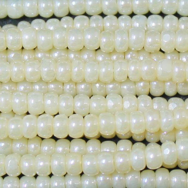 8/0 Czech Charlotte/True Cut Seed Bead, Ceylon Beige AB