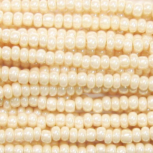 Czech Seed Bead, Eggshell
