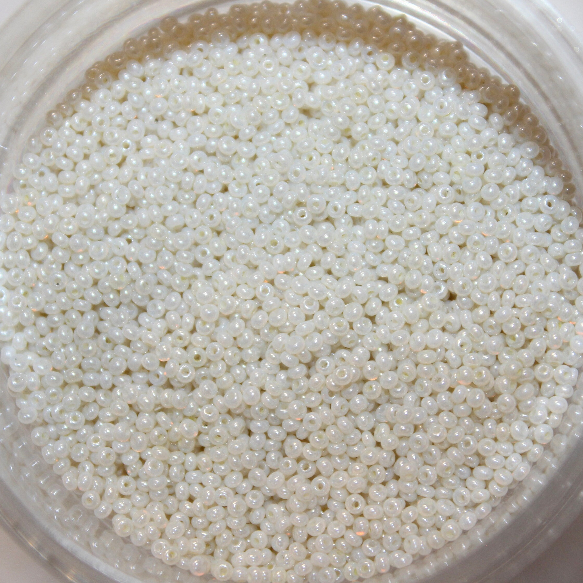 16/0 Vintage Micro Ceylon Muddy White 15 grams