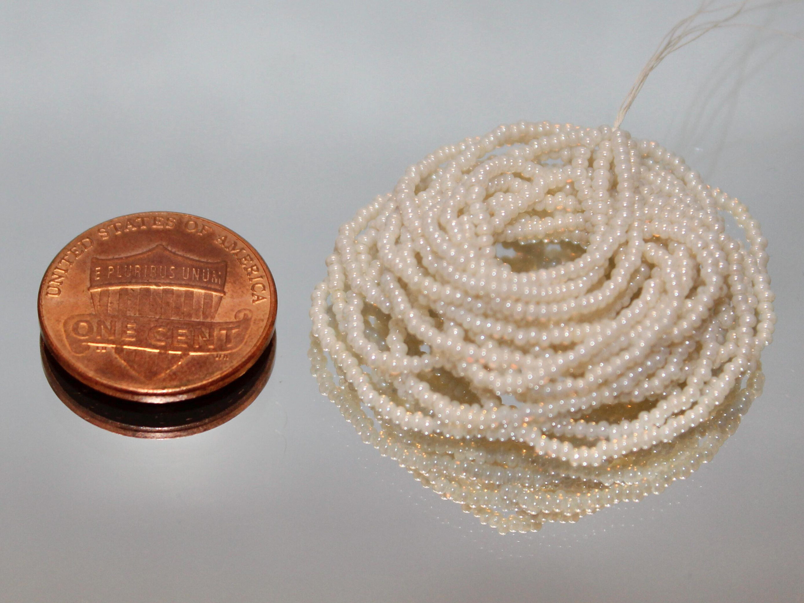 16/0 Vintage Micro Ceylon Muddy White hank