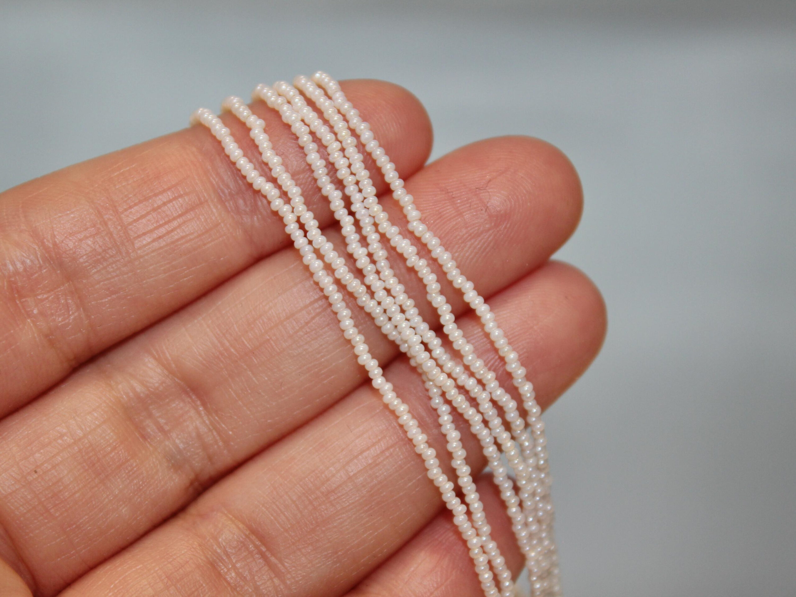 16/0 Vintage Micro Ceylon Muddy White hank