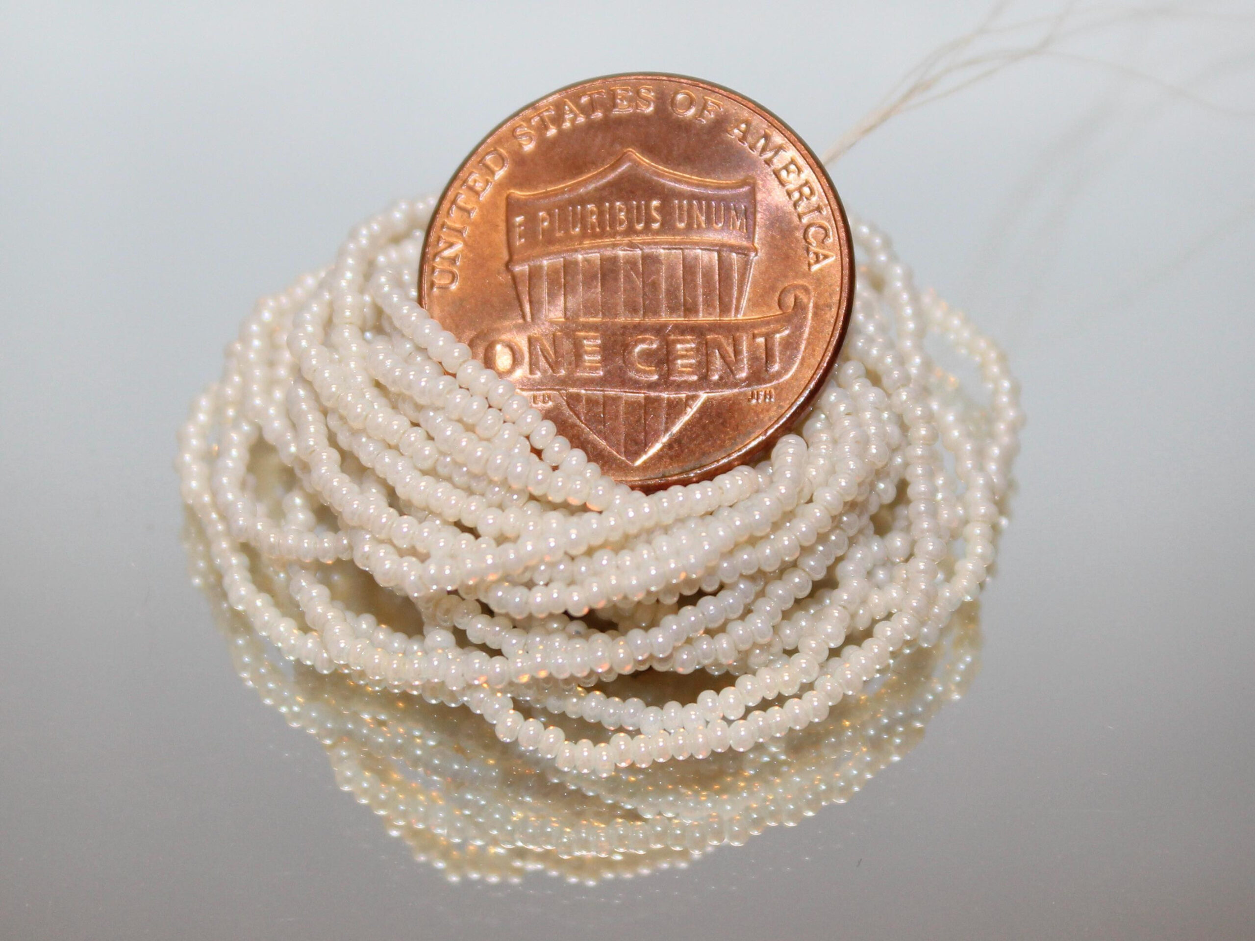 16/0 Vintage Micro Ceylon Muddy White hank