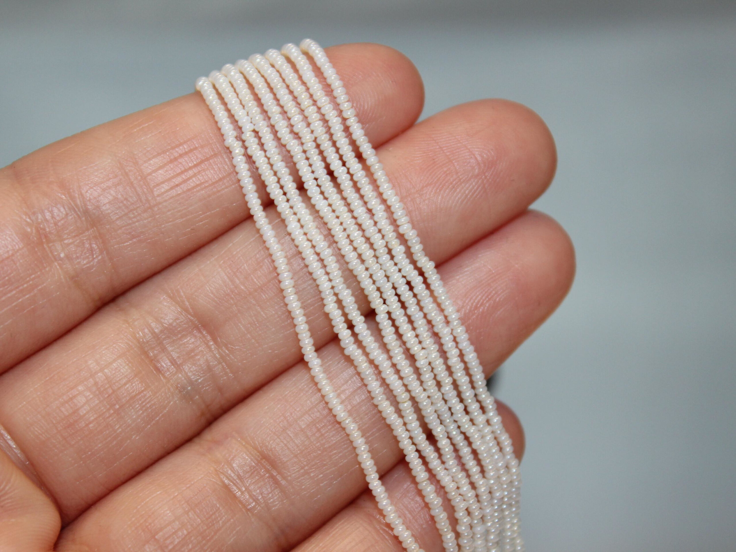 16/0 Vintage Micro Ceylon Light Muddy White hank