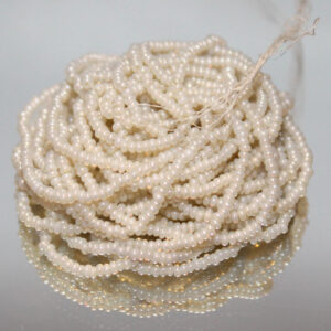 16/0 Vintage Micro Ceylon Light Muddy White hank