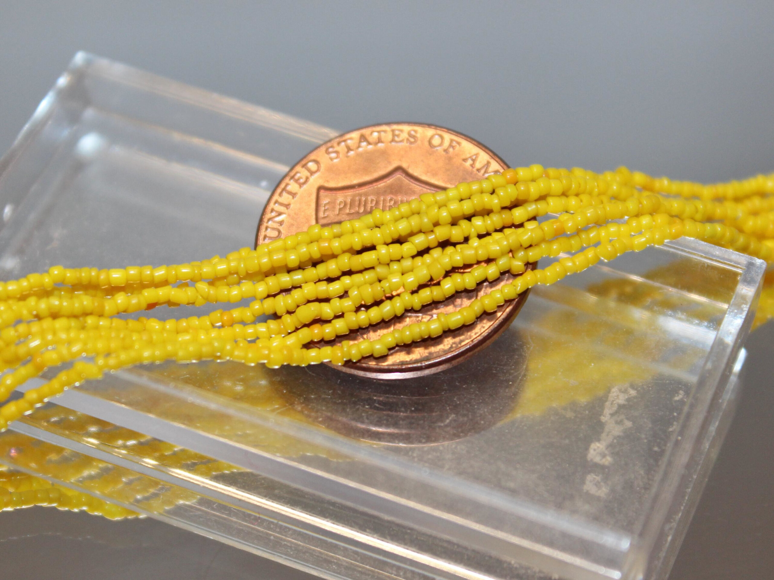 20/0 Vintage Micro Opaque Corn Yellow hank