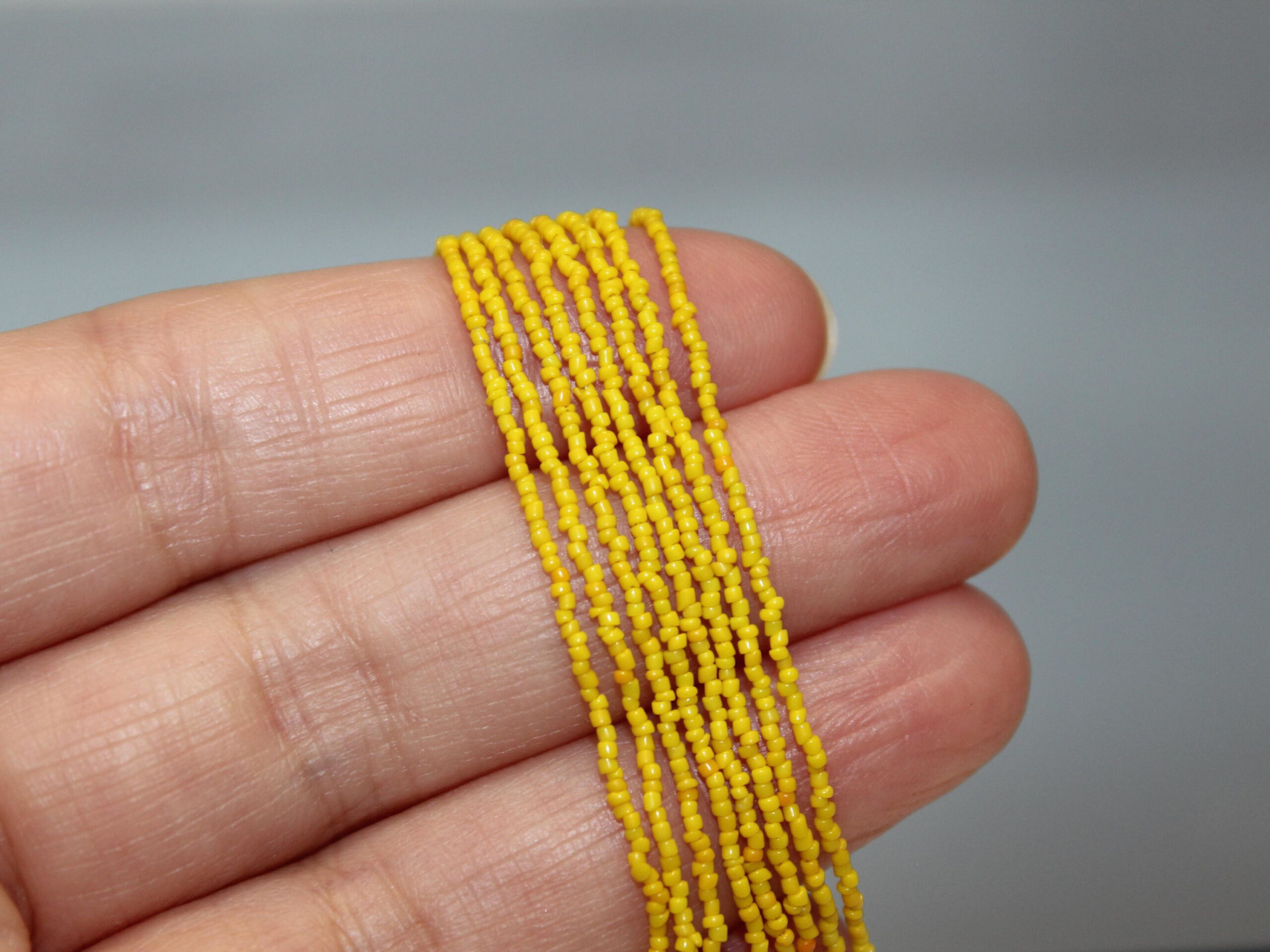 20/0 Vintage Micro Opaque Corn Yellow hank