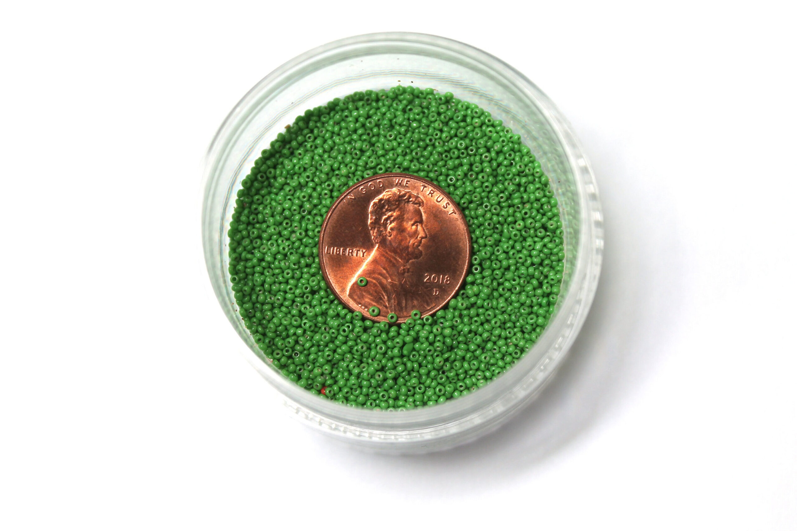 18/0 Vintage Micro Opaque Green 15 grams