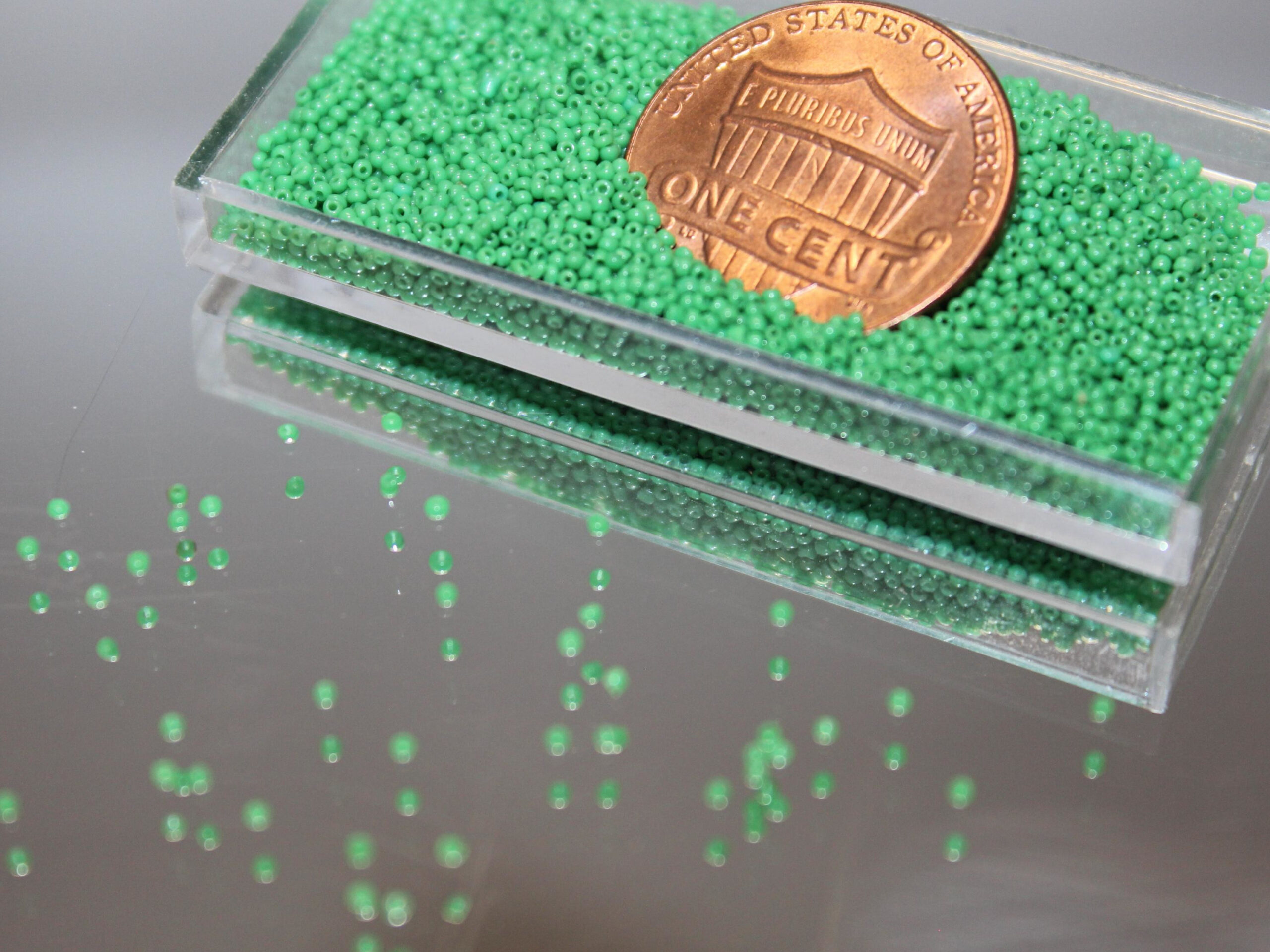 22/0 Vintage Micro Opaque Green 5 grams