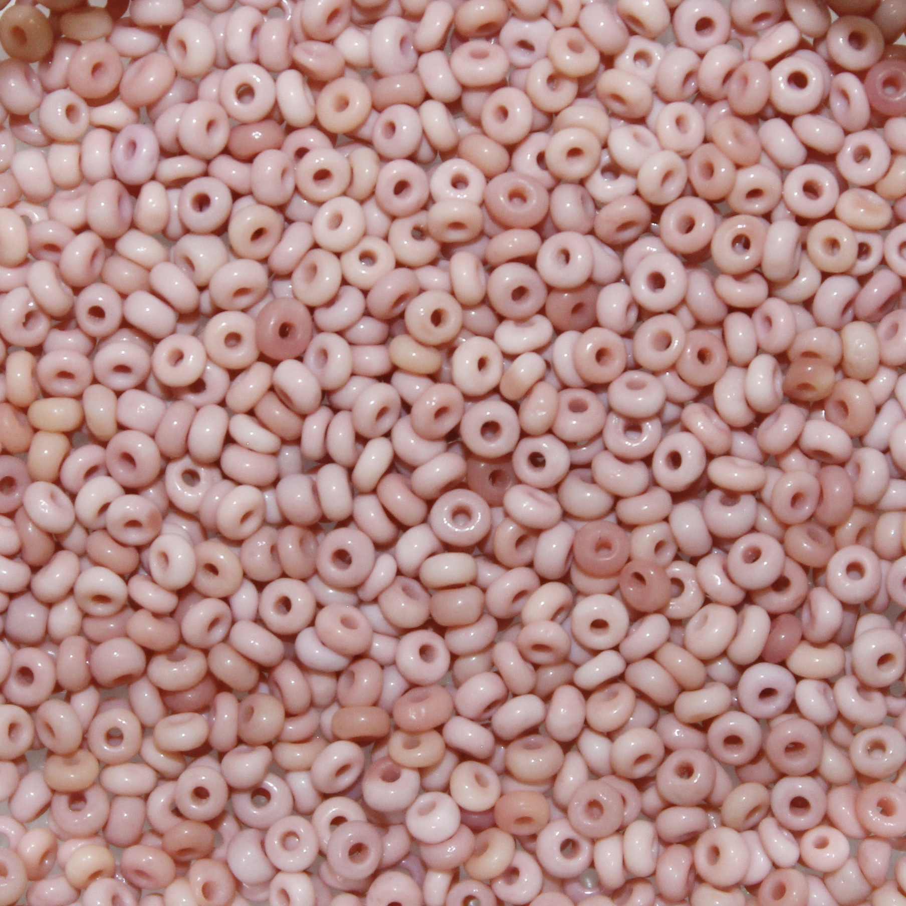 13/0 Vintage Micro Opaque Cheyenne Pink 5 grams